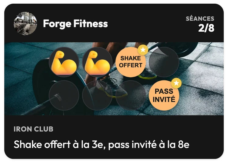 Carte de fidélité de Forge Fitness à 2 séances sur 8, avec la récompense Shake offert au 3e tampon, Pass invité au 8e, et la phrase « Shake offert à la 3e, pass invité à la 8e »