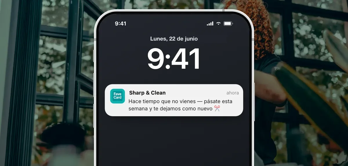 Un mensaje de una tarjeta de fidelización en la pantalla de bloqueo de un móvil